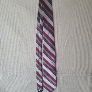 Burma Bibas Classic Striped Burgundy and Silver Tie EUC Silk Powertie